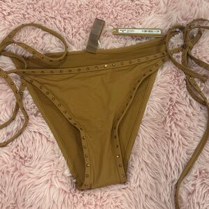 SKIMS BIKINI BOTTOM LARGE ALMOND RHINESTONE STUDDED SUMMER SWIMWEAR‎ VACATION